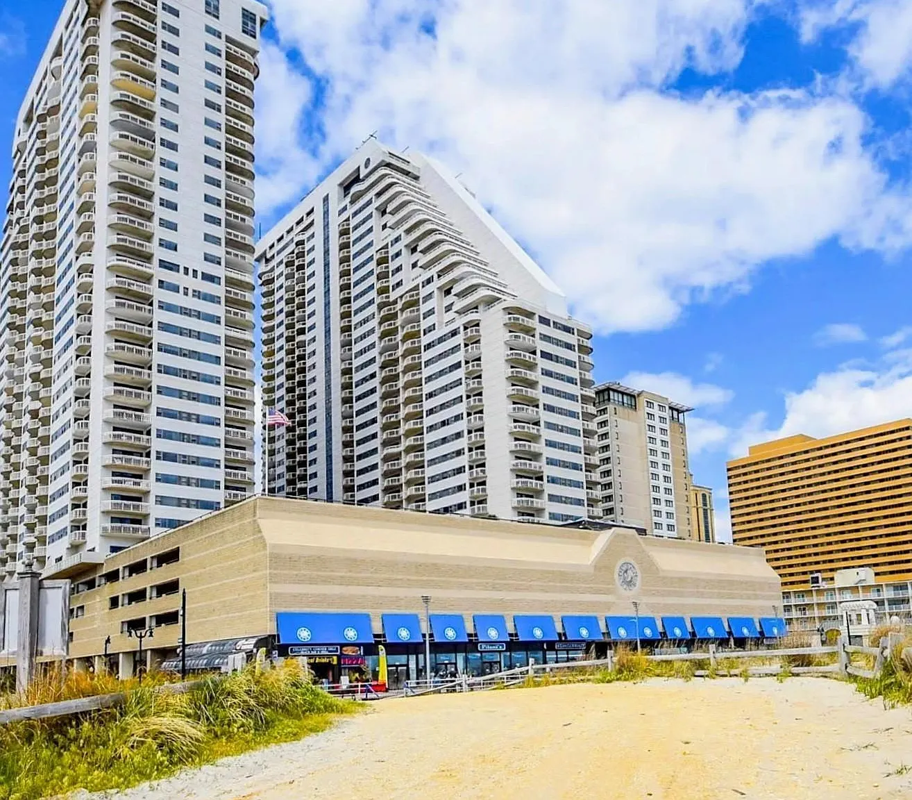 1 bed, 1.0 bath, $1,950 — Photo 1