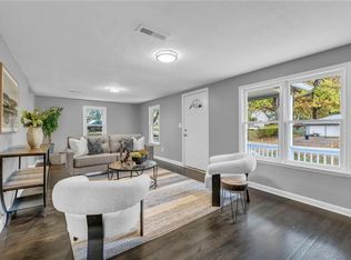 307 SW 9th St, Blue Springs, MO 64015