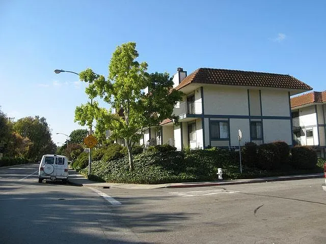 2088 Calabazas Blvd — Photo 33