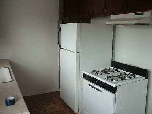 5th image of 5864 Estrella Ave