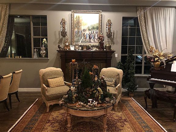 Entrance Fireplace Seating 