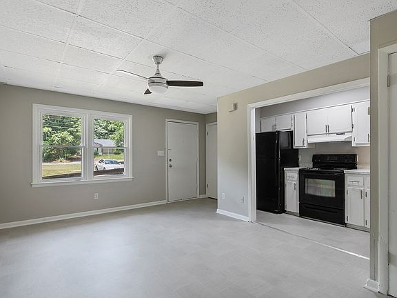 2nd image of 210-17 Colonial Dr