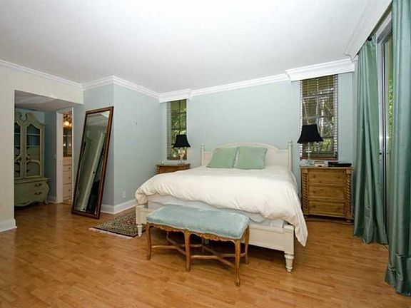 5th image of 901 Cypress Grove Dr APT 201