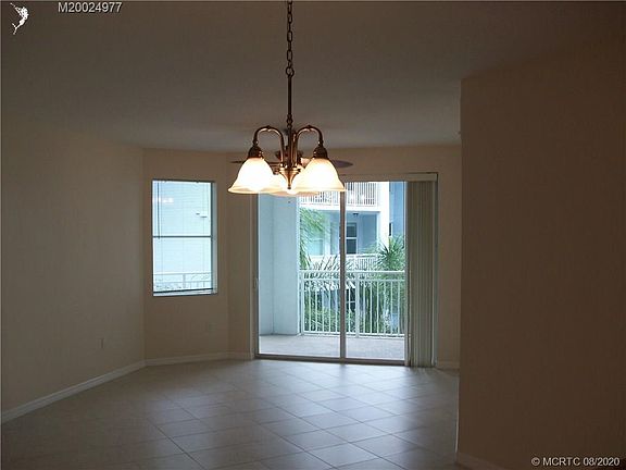 4th image of 815 NW Flagler Ave APT 301
