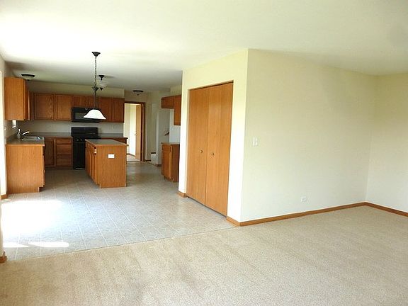 4th image of 733 Kelley Dr
