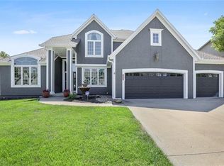 5817 NE Coral Dr, Lees Summit, MO 64064