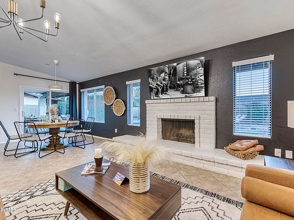 3rd image of 301 E MURIEL Drive