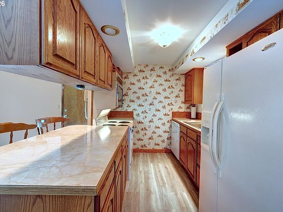 5th image of 42456 Bagley Ln