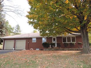 1014 Parkway Dr, Pekin, IL 61554