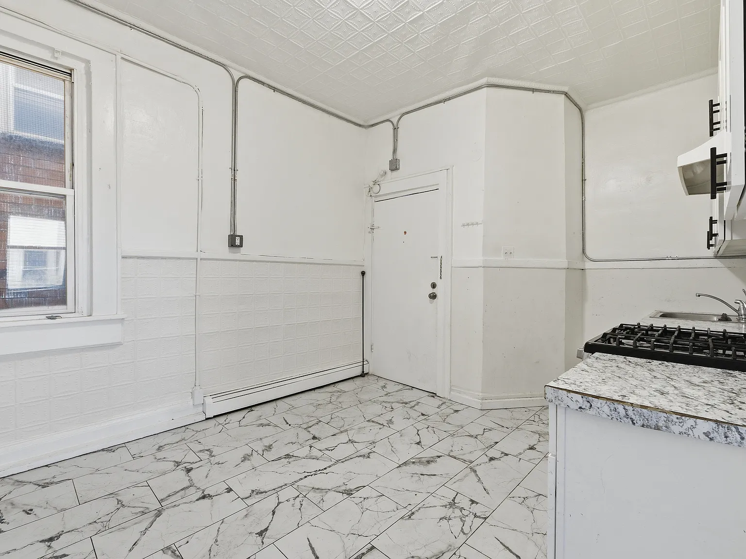 4 bed, $2,500 — Photo 3