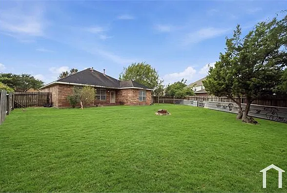 3 bed, 1840 sqft, $2,200 — Photo 4