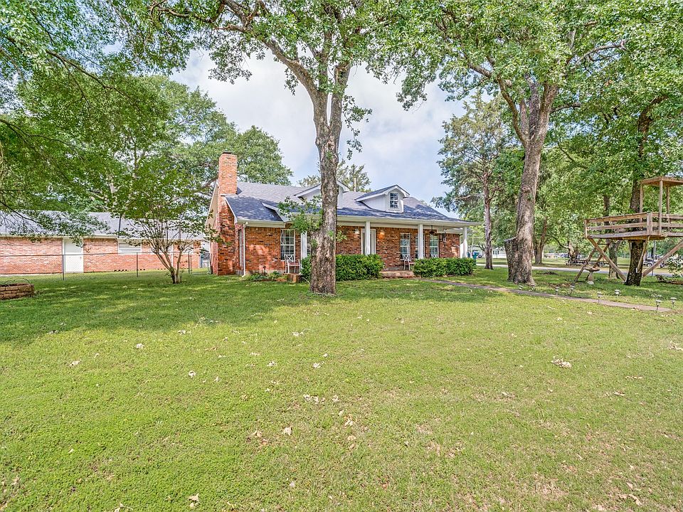 1st image of 101 Veterans Ln