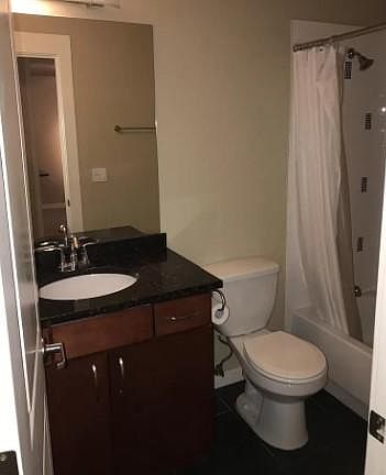 4th image of 840 NE 125th St APT 108