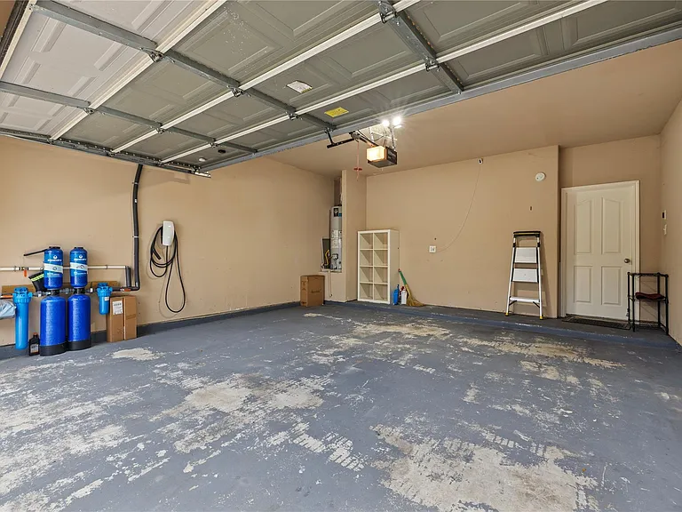 9906 Taylor Springs Ln — Photo 25
