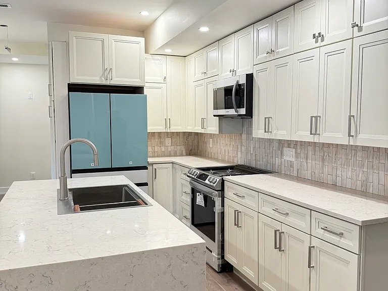 2327 Park Ave #2 — Photo 4