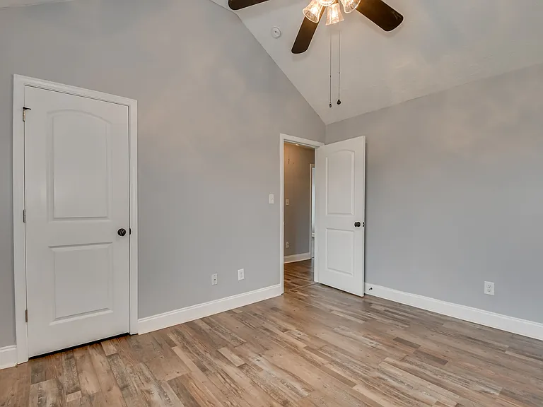 805 Erika Ln — Photo 19