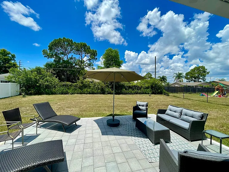 1348 SE Bayharbor St — Photo 18