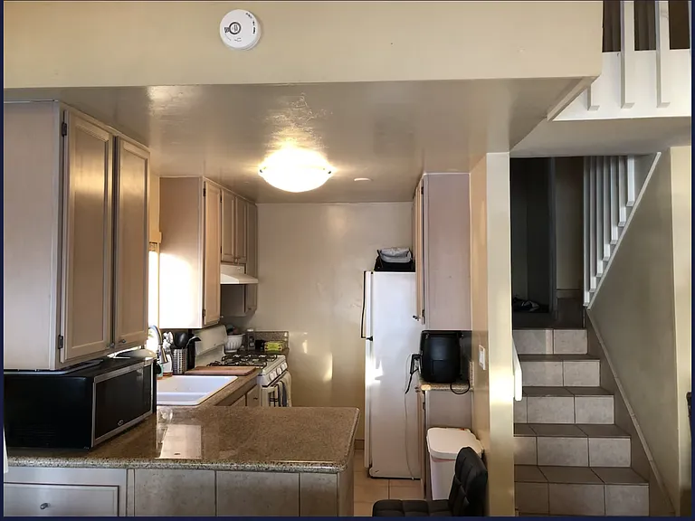 3261 Ocean Front Walk #2B — Photo 11