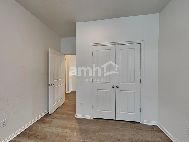 2718 Meadowood Hts — Photo 12