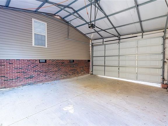 5th image of 1913 Levance St
