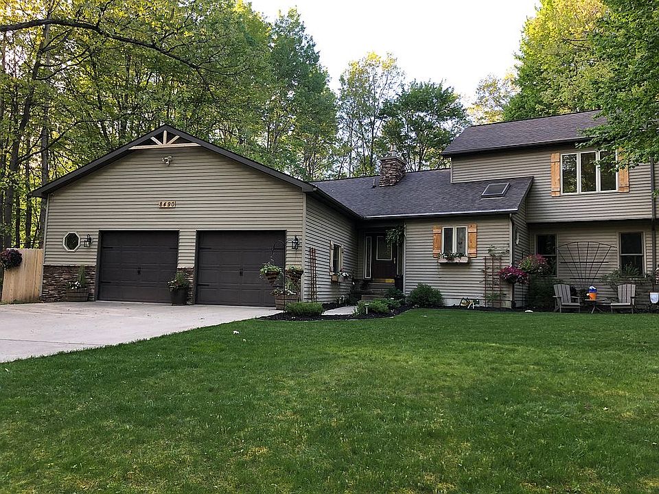 1st image of 8490 Highland Trl