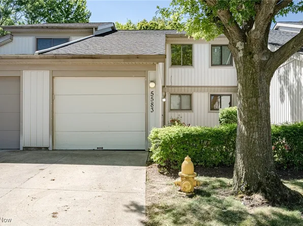 5583 Storrington Oval, Parma, OH 44134