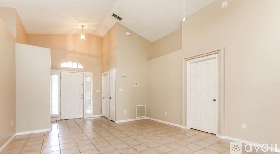 1st image of 916 Elm Forest Dr