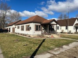 390 S Illinois St, Coal City, IL 60416