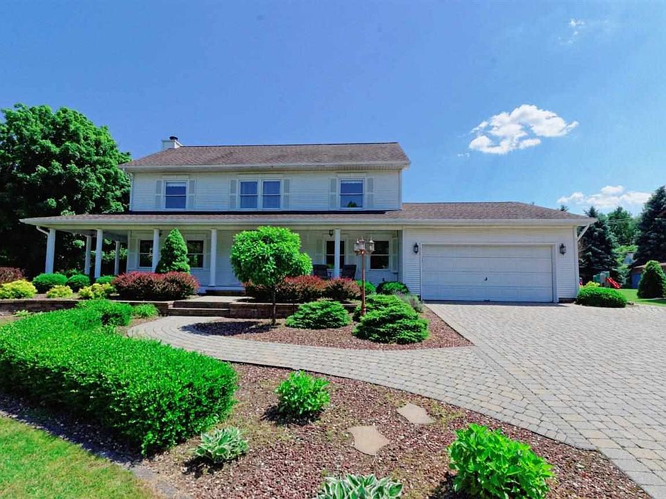 1st image of 15 Carlyle Ct