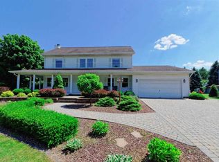 15 Carlyle Ct, Ballston Lake, NY 12019