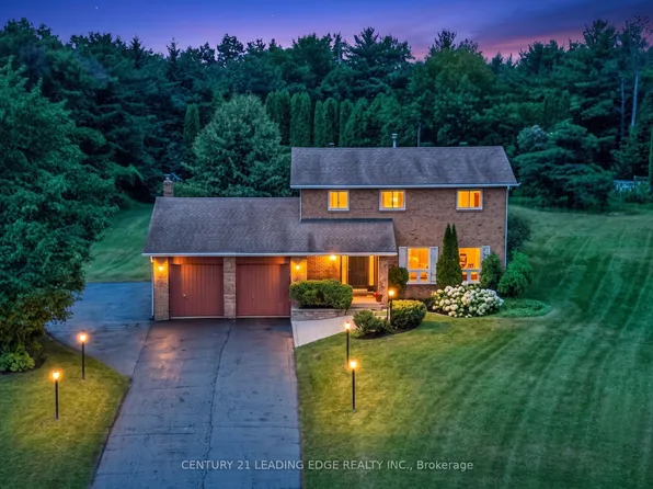 6 Cairns Blvd, Springwater, ON L9X 0N8