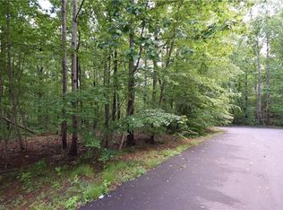 885 Oakhaven Forest Dr, Winston Salem, NC 27105