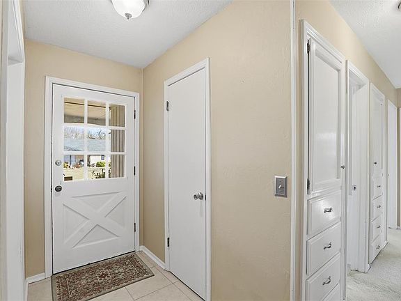 3rd image of 2901 N Alexander Ln