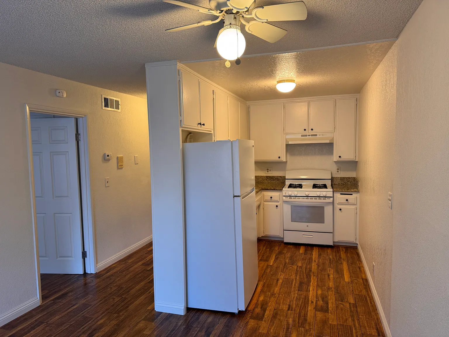 1 bed, 650 sqft, $2,075 — Photo 2