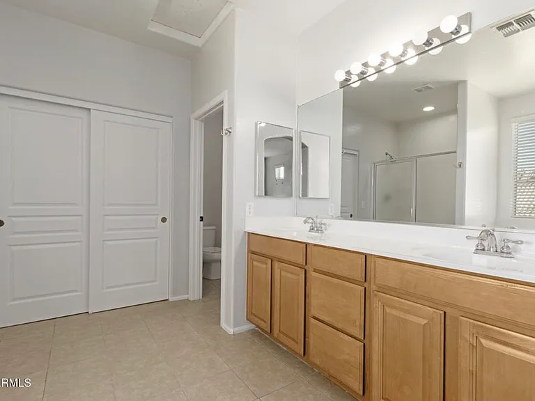 25719 W Victory St — Photo 22