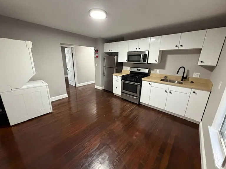 1115 Willow St — Photo 4