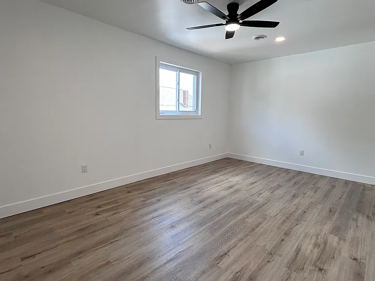 1231 Merchant St #2 — Photo 11