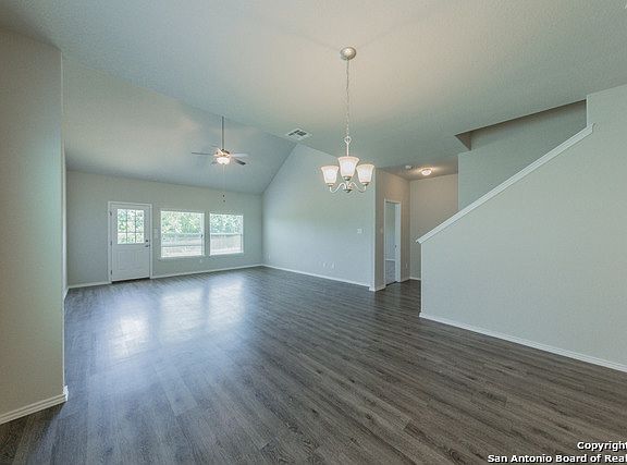 4th image of 107 Fabarm Ln