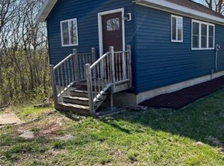 1143 E Ridge Dr, Brooklyn, IA 52211