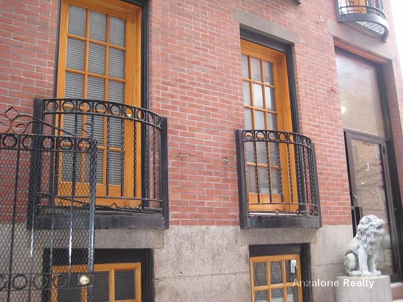 2nd image of 33 Wesley Pl