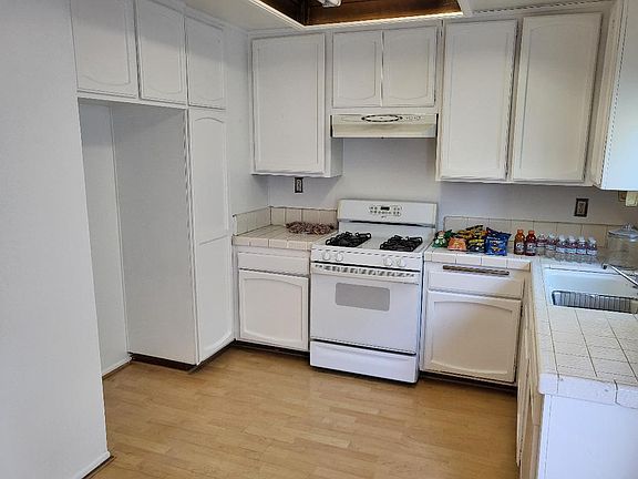 3rd image of 19231 Sherman Way Unit 29