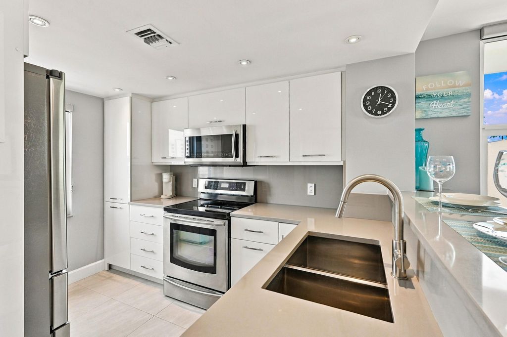 201 N Ocean Boulevard #604, photo 5