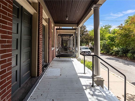 4th image of 4 Clarendon Pl