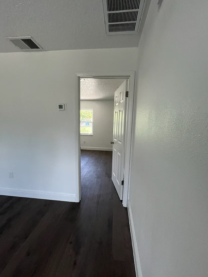 1 bed, 560 sqft, $1,200 — Photo 4