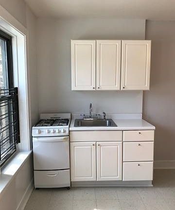 4th image of 6714 N Northwest Hwy APT 207