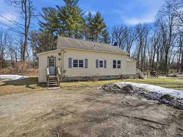 5 Torrey St, Easthampton, MA 01027