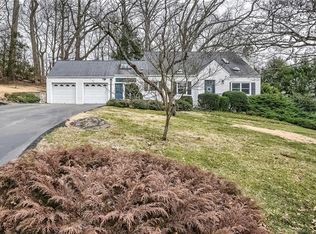 6 Cliffview Dr, Norwalk, CT 06850