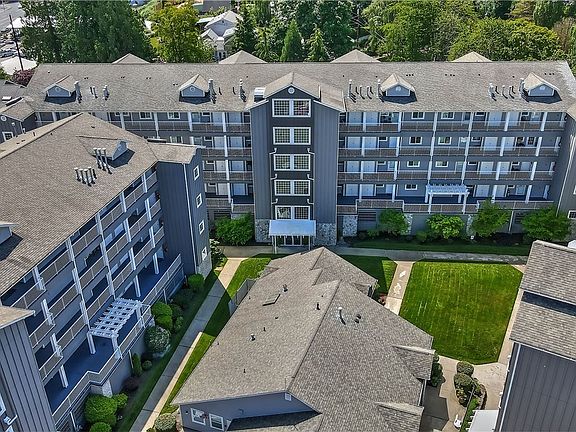 3rd image of 1318 37th St Unit 1412
