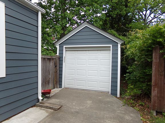 4th image of 1404 Woodrow Ave
