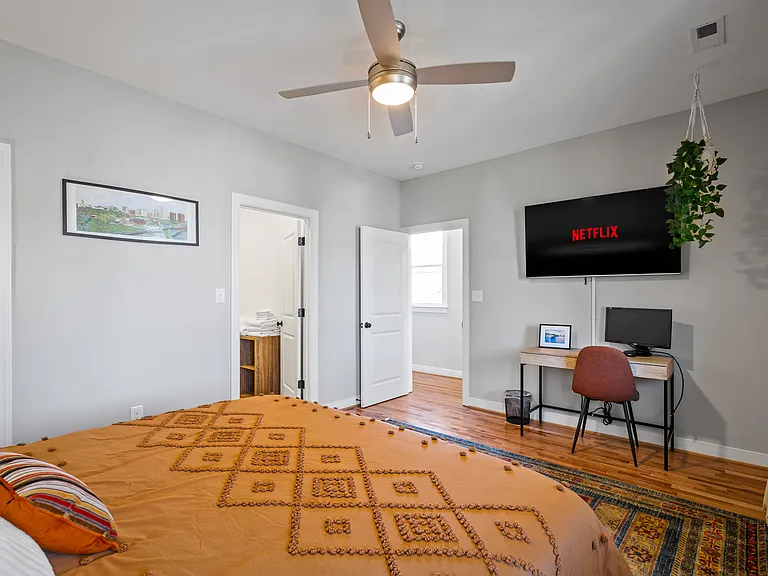2511 Porter St #2 — Photo 8